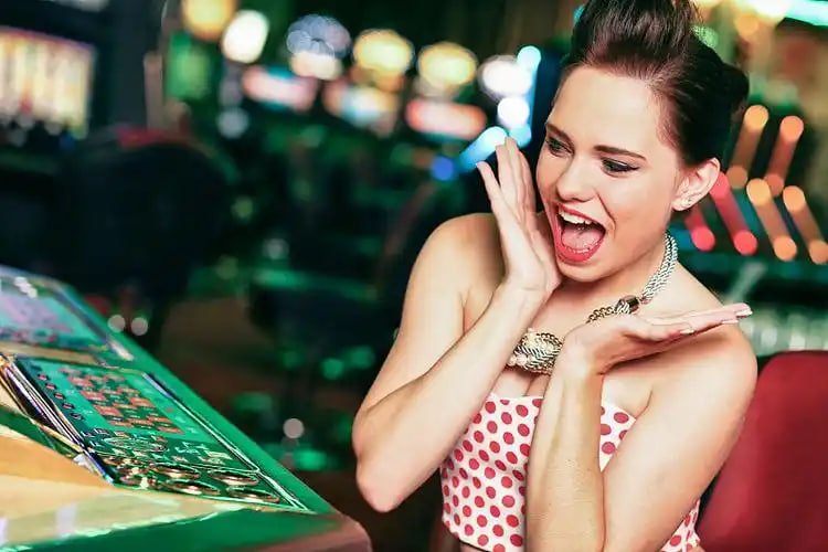 Fitur bonus Starburst: wild ekspanding yang mengisi gulungan di sambo toto